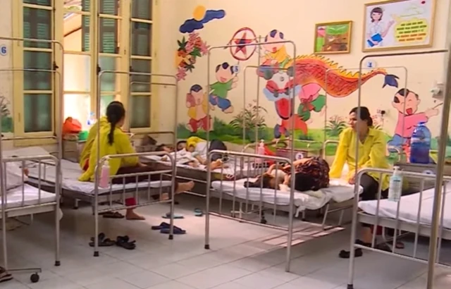 Các bệnh nhi nằm điều trị lao tại Bệnh viện Phổi Trung ương.