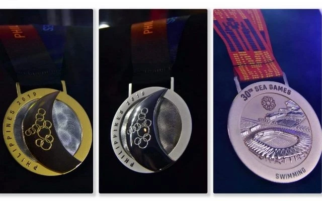 Những mẫu huy chương sẽ được trao cho các vận động viên xuất sắc ở SEA Games 30. (Ảnh: Daniel dela Cruz)