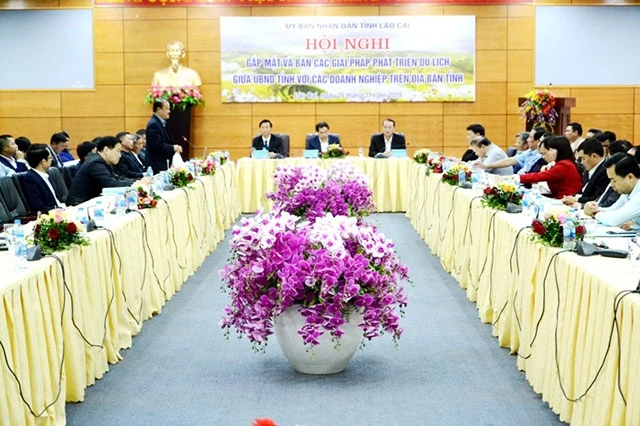 Hội nghị tháo gỡ khó khăn cho các doanh nghiệp du lịch ở Lào Cai.
