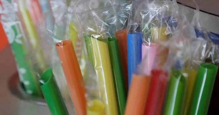 Các ống hút nhựa sẽ bị cấm sử dụng tại Vancouver từ tháng 4-2020 (Ảnh: GLOBALNEWS)