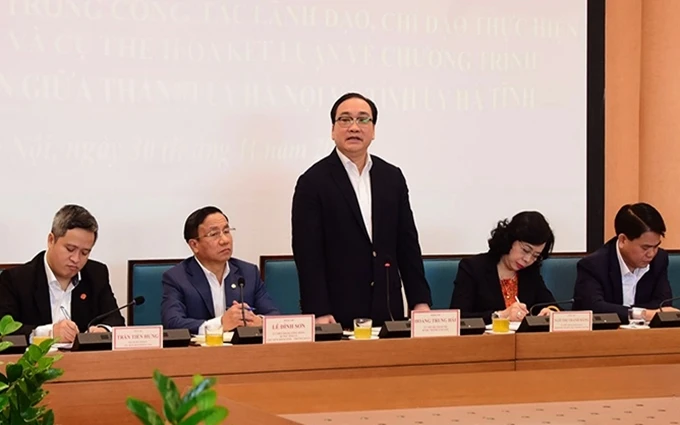 Đồng chí Hoàng Trung Hải, Ủy viên Bộ Chính trị, Bí thư Thành ủy Hà Nội phát biểu ý kiến tại hội nghị.