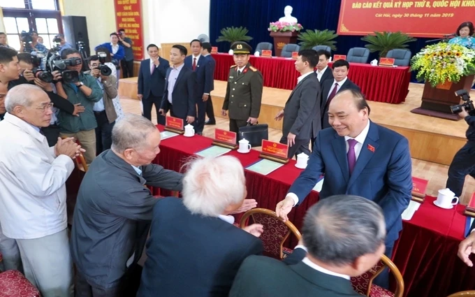 Thủ tướng Nguyễn Xuân Phúc tiếp xúc cử tri huyện đảo Cát Hải (Hải Phòng).