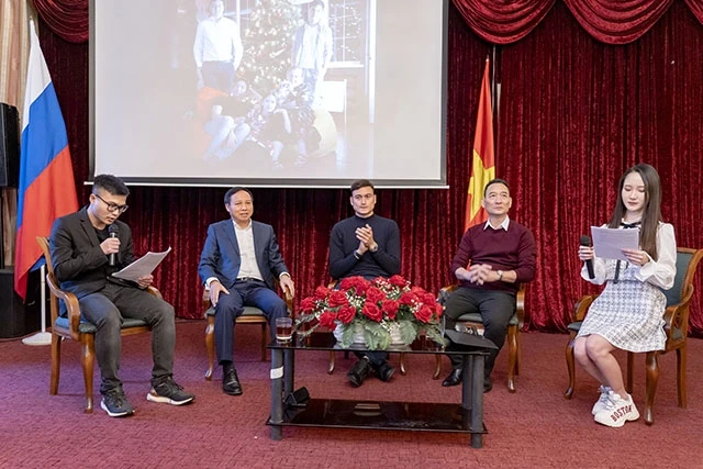 Thủ môn Đặng Văn Lâm giao lưu với người hâm mộ Việt Nam tại LB Nga