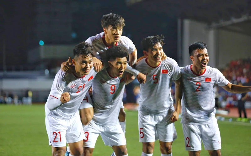 Đức Chinh ghi bàn thắng duy nhất giúp U22 Việt Nam hạ Singapore 1-0.