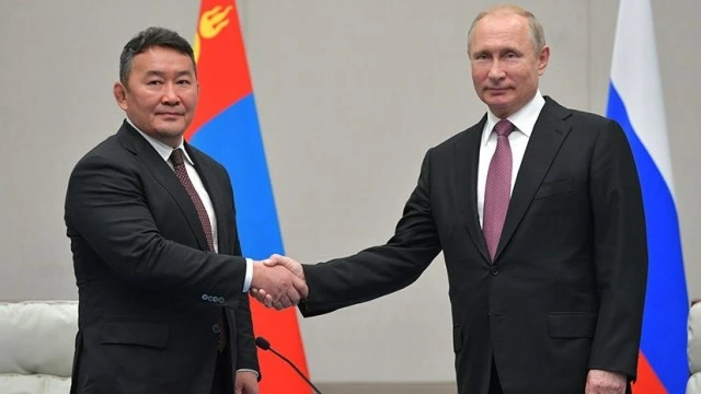 Thủ tướng Mông Cổ Uhnaagiin Khurelsukh và Tổng thống Nga Vladimia Putin.