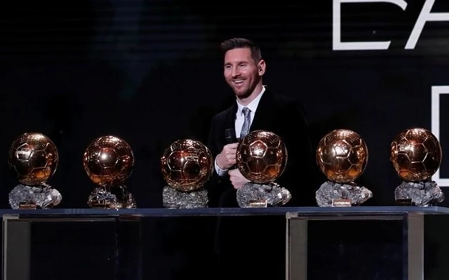 Messi lập kỷ lục trở thành cầu thủ đầu tiên trên thế giới giành được sáu Quả bóng Vàng trong sự nghiệp. (Ảnh: Reuters)