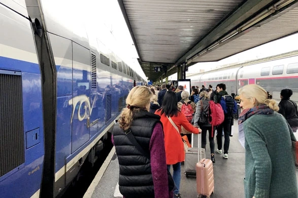 Đình công khiến 90% số chuyến tàu cao tốc TGV bị hủy.