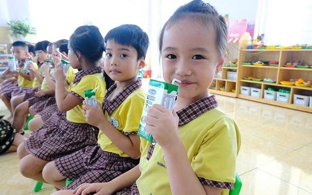 Việc bổ sung 21 vi chất dinh dưỡng vào sữa học đường là cần thiết