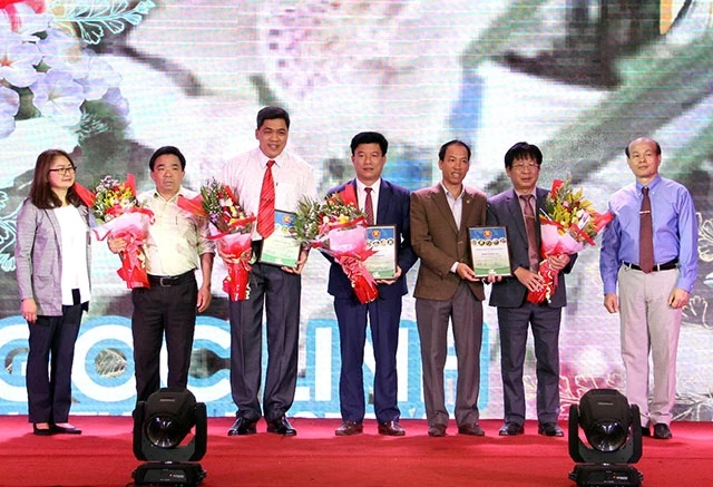 Trao chứng nhận vinh danh bốn Vườn Di sản ASEAN mới của Việt Nam.