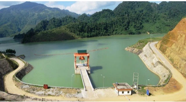 Hồ chứa thủy điện A Vương tích nước mới đạt 24% dung tích.