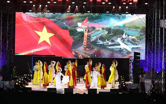 Tiết mục biểu diễn tại lễ nhận cờ đăng cai SEA Games 31 tại Việt Nam 2021. Ảnh: DŨNG PHƯƠNG
