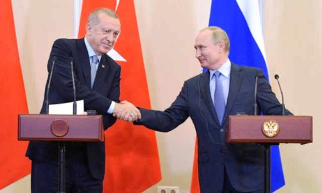 Tổng thống Nga Vladimir Putin và người đồng cấp Thổ Nhĩ Kỳ Recep Tayyip Erdogan trong cuộc họp báo ở Sochi, ngày 22-10. (Nguồn: Reuters)