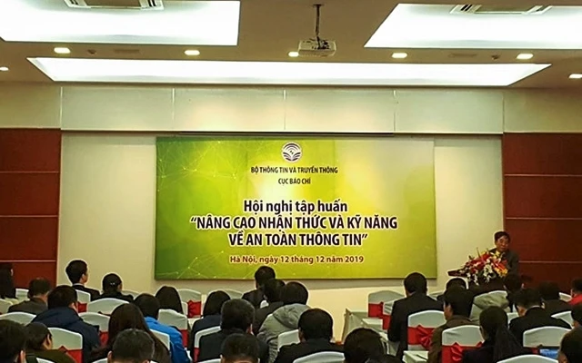 Ông Nguyễn Văn Hiếu, Phó Cục trưởng Cục Báo chí (Bộ Thông tin và Truyền thông) phát biểu khai mạc hội nghị.