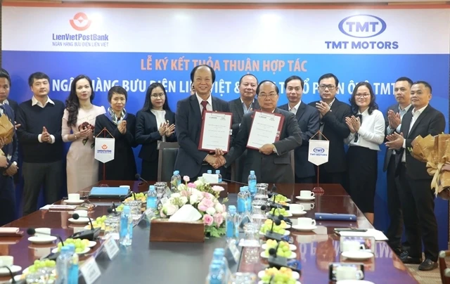 Lễ ký thỏa thuận hợp tác giữa LVB và TMT.