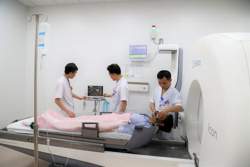 Bệnh viện K đã sử dụng nhiều máy móc, trang thiết bị hiện đại vào việc điều trị và chăm sóc người bệnh.