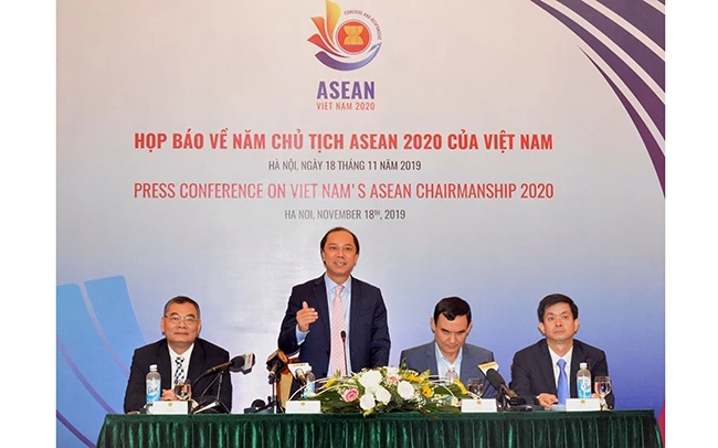 Buổi họp báo về Năm Chủ tịch ASEAN 2020 của Việt Nam tại Hà Nội.