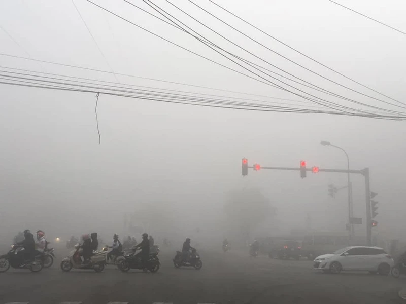 Không khí ô nhiễm sáng ngày 14-12 tại Hà Nội. (Ảnh: TA)