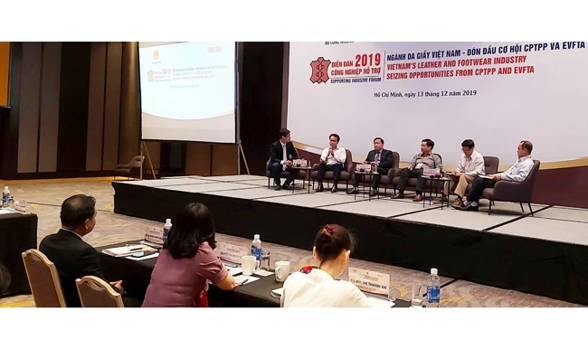 Tọa đàm “Định hướng phát triển ngành công nghiệp da giày Việt Nam trên con đường hội nhập quốc tế”.