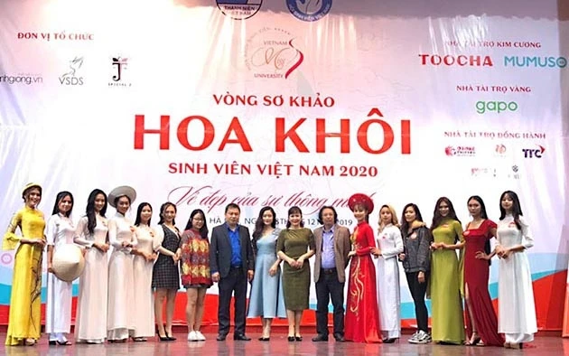 Ban Giám khảo "Hoa khôi Sinh viên Việt Nam" 2020 cùng các gương mặt khả ái nhất vòng sơ khảo cuộc thi khu vực Thủ đô.