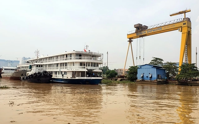 Công ty Ðóng tàu và Công nghiệp hàng hải Sài Gòn đóng mới tàu du lịch Mekong Jewel.