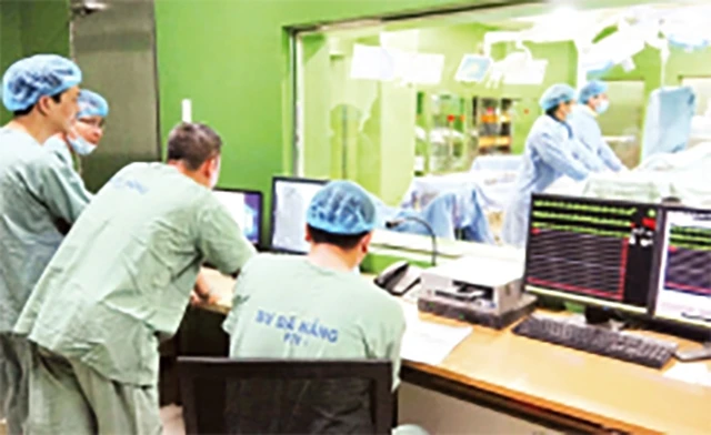 Phòng mổ hybrid hiện đại vừa được Bệnh viện Đà Nẵng đưa vào sử dụng.