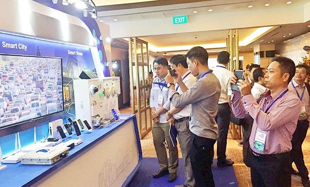 VNPT giới thiệu các giải pháp công nghệ tại hội thảo và triển lãm quốc tế về Smart IoT Việt Nam. 