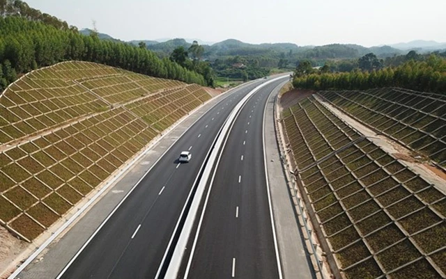Một đoạn đường trên tuyến cao tốc Bắc Giang – Lạng Sơn.