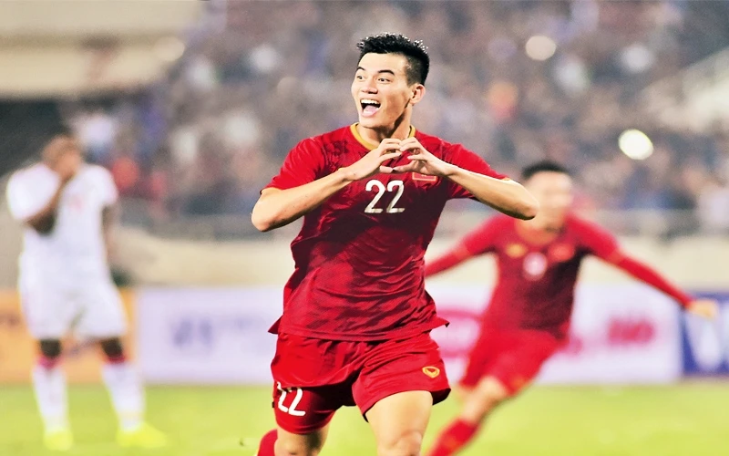 Tiến Linh ăn mừng bàn thắng vào lưới đội tuyển UAE tại vòng loại World Cup 2022. Ảnh | TRẦN HẢI