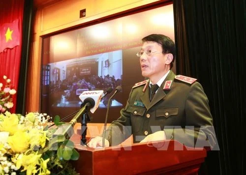 Trung tướng Lương Tam Quang, Thứ trưởng Bộ Công an thông báo tình hình về vụ việc vi phạm pháp luật tại Đồng Tâm, huyện Mỹ Đức, Hà Nội. Ảnh: TTXVN.