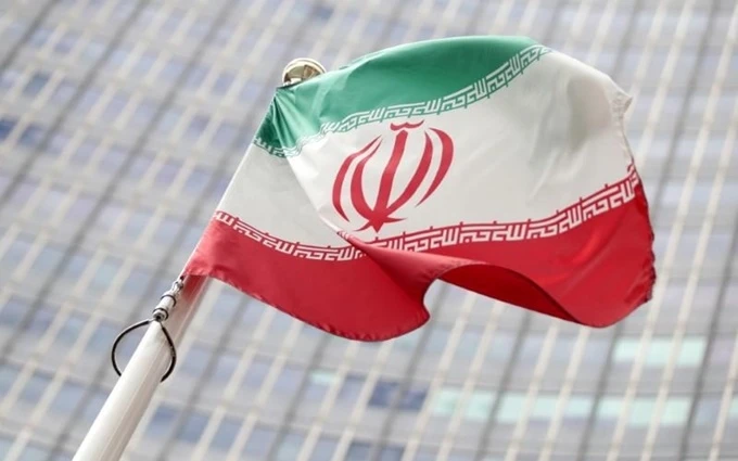 Cờ của Iran trước trụ sở Cơ quan Năng lượng nguyên tử quốc tế (IAEA) tại Vienna, Áo, tháng 7-2019. (Ảnh: Reuters)