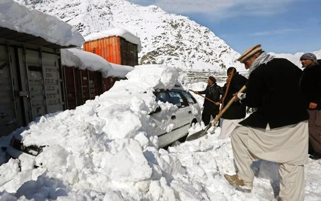 Bão tuyết gây thiệt hại nặng nề ở miền bắc Pakistan. Ảnh PTE