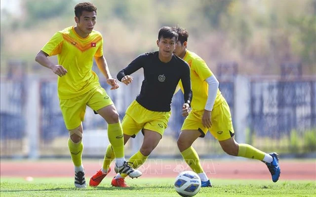Ðội tuyển U23 Việt Nam tập luyện trước trận đấu với U23 Triều Tiên. Ảnh: HOÀNG LINH