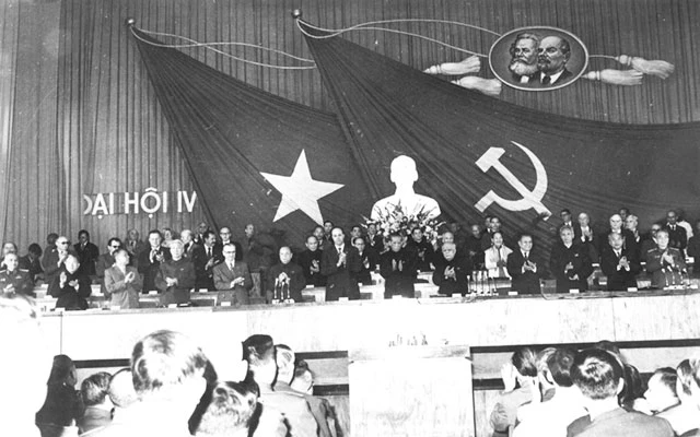 Đại hội đại biểu toàn quốc lần thứ IV của Đảng Cộng sản Việt Nam họp từ ngày 14 đến ngày 20-12-1976.