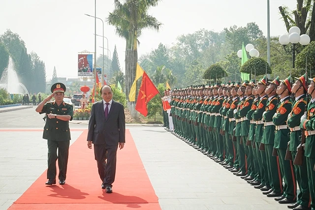 Thủ tướng Nguyễn Xuân Phúc thăm, làm việc tại Trường Sĩ quan Lục quân 2