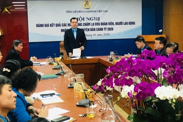 Chủ tịch Tổng LĐLĐ Việt Nam Nguyễn Đình Khang phát biểu ý kiến tại Hội nghị.