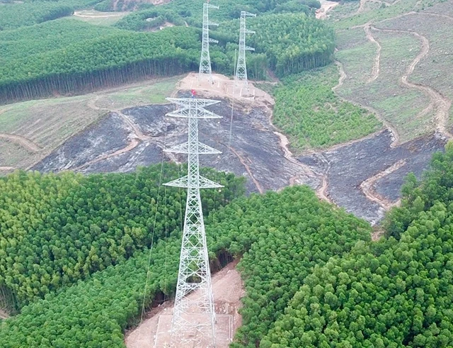 Đường dây 500 kV mạch 3 Vũng Áng - Quảng Trạch - Dốc Sỏi - Pleiku 2 dần hình thành.