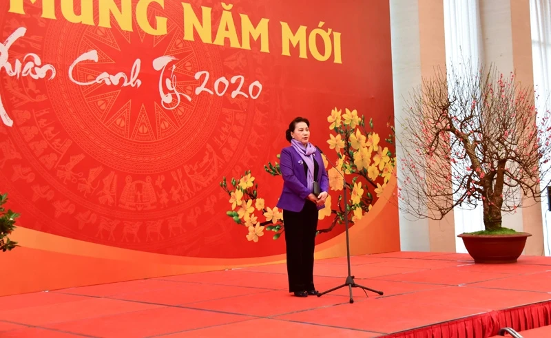 Chủ tịch Quốc hội Nguyễn Thị Kim Ngân chúc Tết đại biểu Quốc hội và Văn phòng Quốc hội. Ảnh: CHIẾN THẮNG