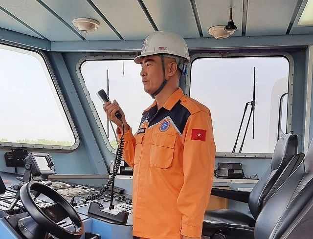 Thuyền trưởng tàu Sar 411 Nguyễn Mạnh Dũng. 