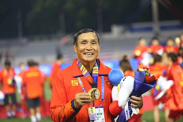 Thầy Chung là người gắn liền với nhiều thành công ấn tượng của bóng đá nữ Việt Nam.