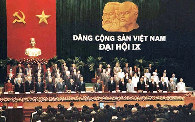 Ðại hội đại biểu toàn quốc lần thứ IX của Ðảng diễn ra từ ngày 19 đến 22-4-2001 tại Hà Nội. Ảnh tư liệu
