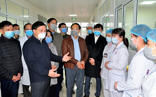 Lãnh đạo tỉnh Quảng Ninh kiểm tra công tác phòng, chống dịch viêm phổi cấp tại TP Móng Cái.