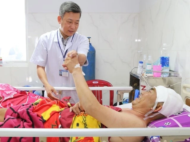 Bệnh nhân Lương Ngọc Tú sau khi phẫu thuật.