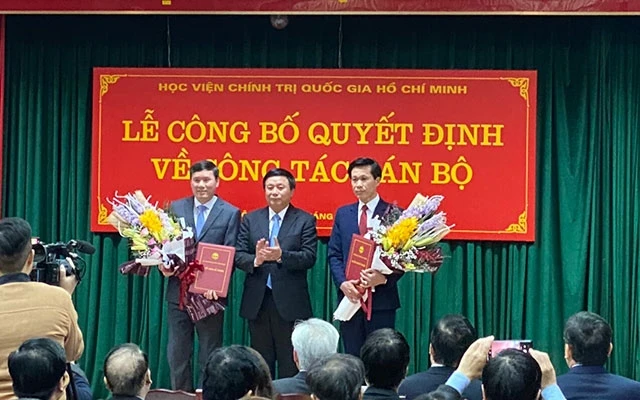 Chuẩn y các quyết định của Ban Bí thư về công tác cán bộ