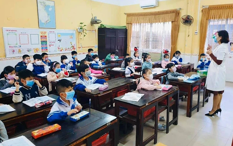 100% học sinh, giáo viên các cấp tại Thừa Thiên Huế sẽ được phát khẩu trang kháng khuẩn miễn phí trong ngày trở lại trường.