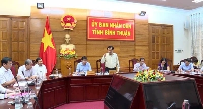 Chủ tịch UBND tỉnh Bình Thuận chỉ đạo cuộc họp bàn giải pháp sản xuất, tiêu thụ thanh long bị ảnh hưởng do dịch bệnh nCoV.