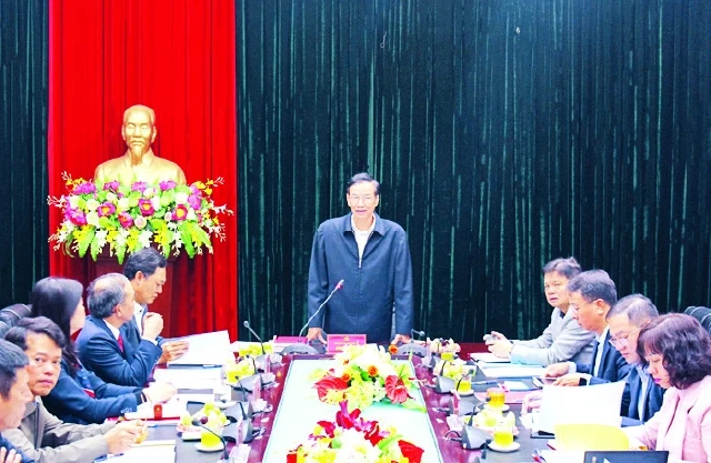Đoàn công tác của Thành ủy Hà Nội kiểm tra công tác chuẩn bị đại hội tại huyện Gia Lâm.