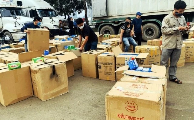 Lô hàng hơn một triệu chiếc khẩu trang không rõ nguồn gốc, xuất xứ bị bắt giữ tại Cửa khẩu đường bộ số 2 Kim Thành.