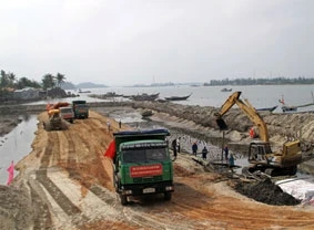 Quảng Ngãi xây dựng cầu cảng cá sông Trà Bồng