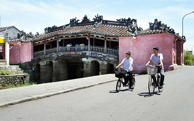 Chùa Cầu là điểm tham quan thu hút đông đảo khách du lịch của TP Hội An (Quảng Nam). Ảnh: LÂM THANH