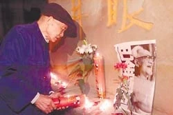 Người dân Tứ Xuyên đến viếng thăm quê cũ của nhà văn Ba Kim.